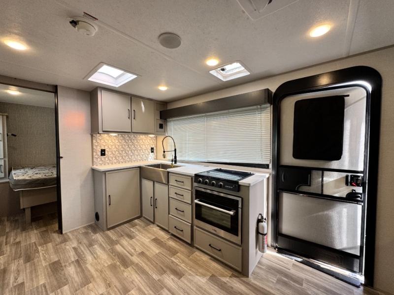 2025 Forest River RV Vibe 2500DB photo 11