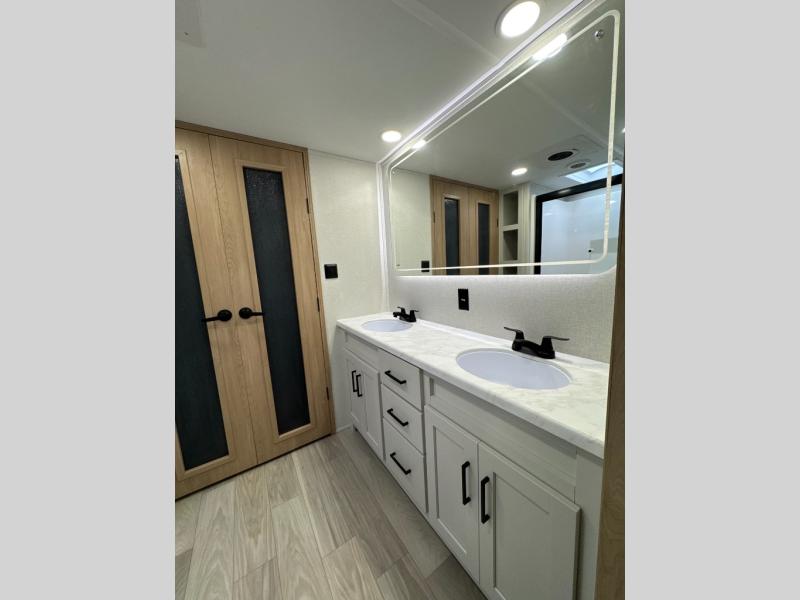 2025 Forest River RV Sierra 3900HBLR photo 33