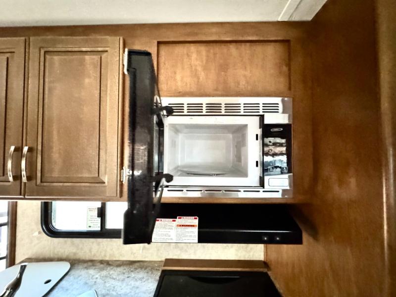 2017 Forest River RV Wildcat 251RBQ photo 29