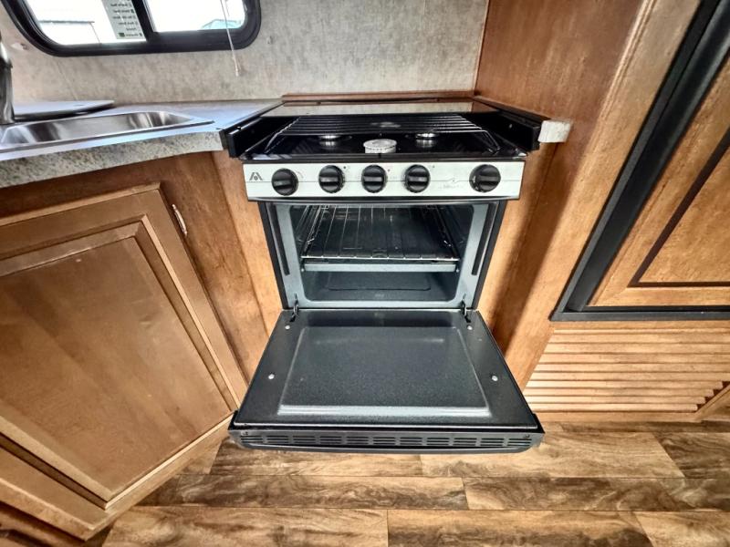 2017 Forest River RV Wildcat 251RBQ photo 28