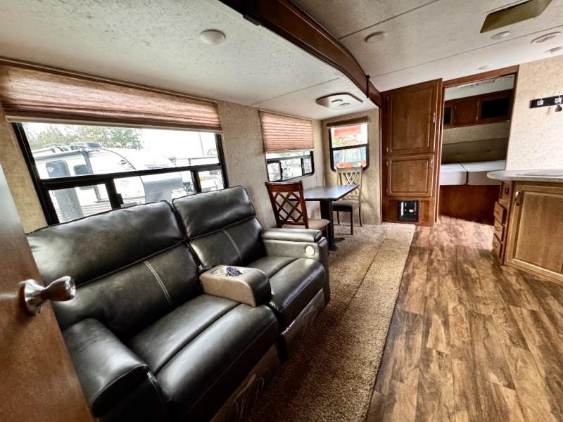 2017 Forest River RV Wildcat 251RBQ photo 9