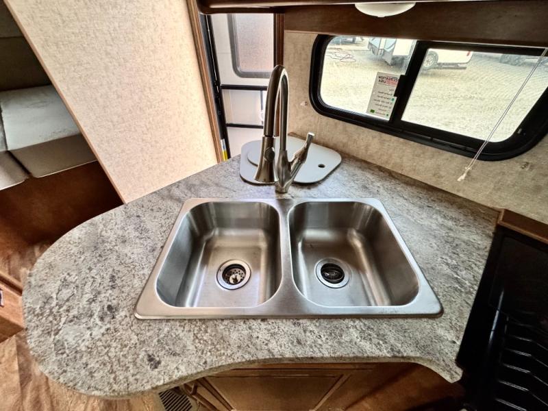 2017 Forest River RV Wildcat 251RBQ photo 13