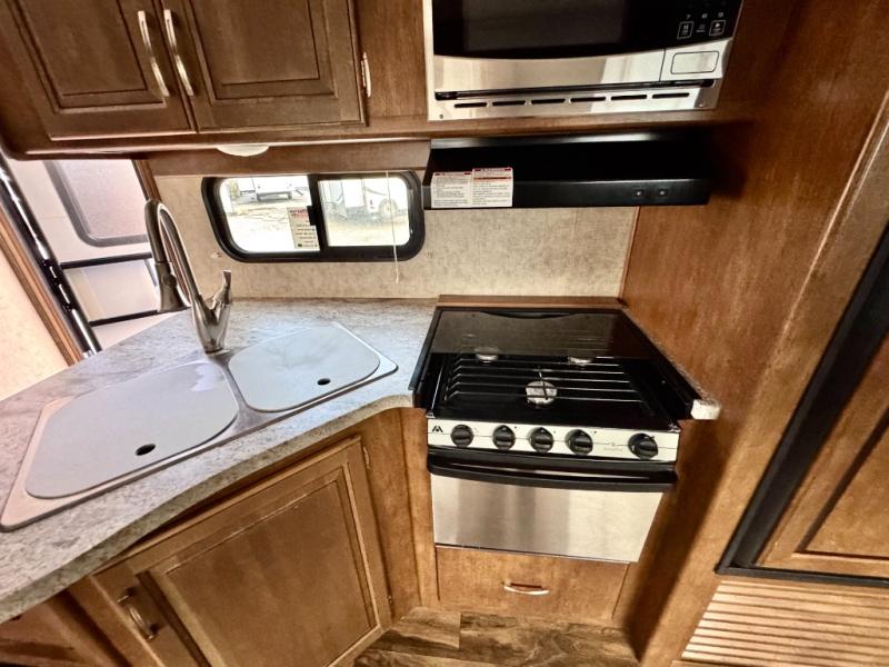 2017 Forest River RV Wildcat 251RBQ photo 12