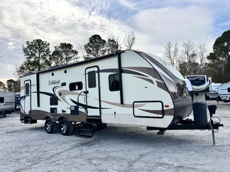 2017 Forest River RV Wildcat 251RBQ photo 1