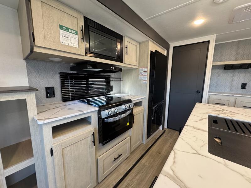2026 Shasta RVs Shasta 33RLTS photo 11