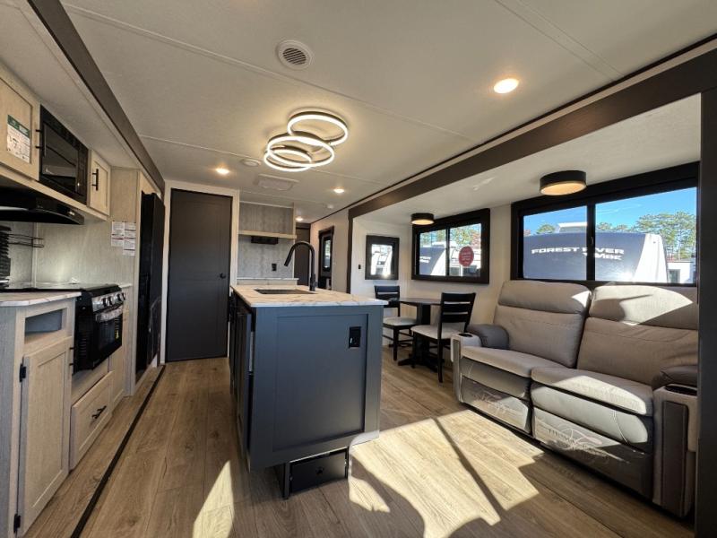 2026 Shasta RVs Shasta 33RLTS photo 9